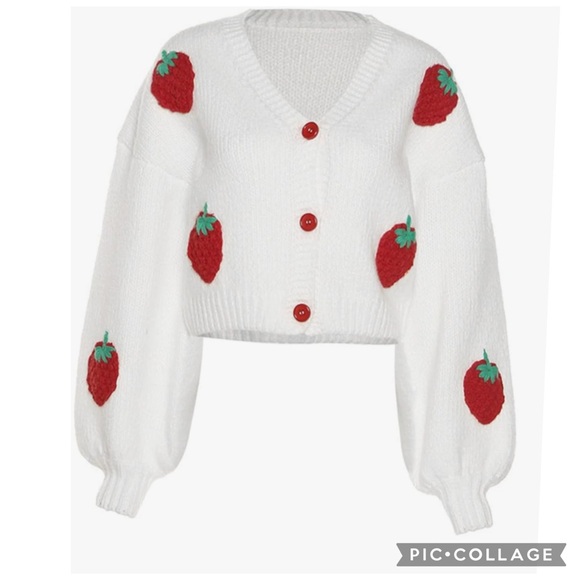 CYGE RED STRAWBERRY APPLIQUÉ CROCHET BUTTON DOWN OVERSIZED CROPPED CARDIGAN - Picture 2 of 6